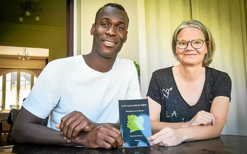 Saint-Brieuc : migrant ivoirien de « 18 ans », Mohamed écrit un livre avec Sandrine qui l&rsquo;a installé en Bretagne