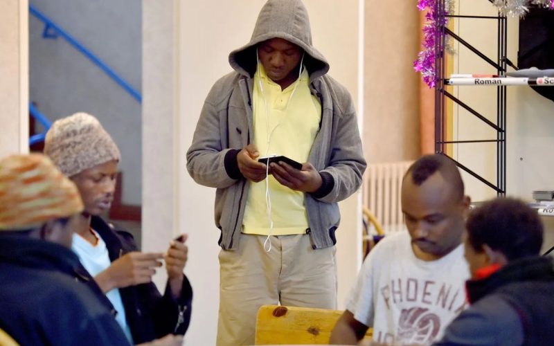 Saint-Brévin : issu du centre pour migrants controversé, un clandestin soudanais frappe et harcèle son ex-compagne qu&rsquo;il a rencontré sur la commune et avec laquelle il a eu un enfant