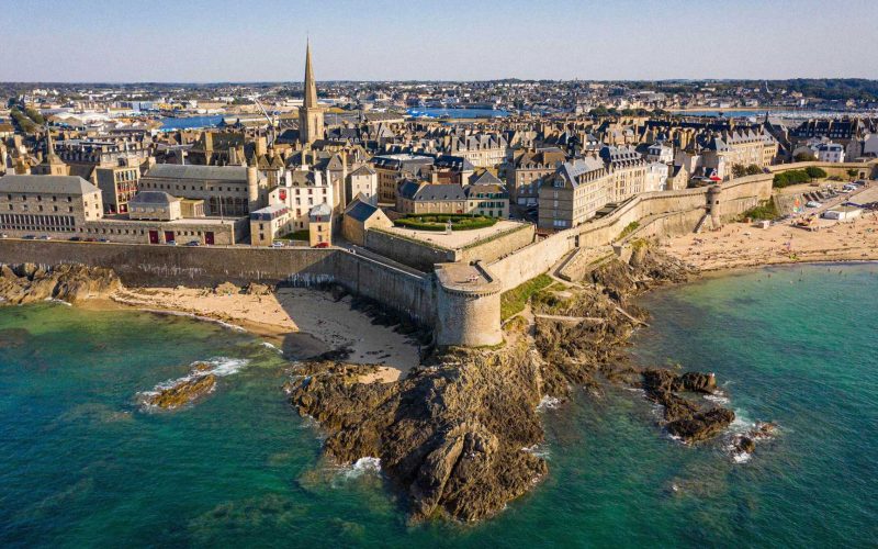 Saint-Malo : un appartement visé par plusieurs coups de feu, une enquête ouverte
