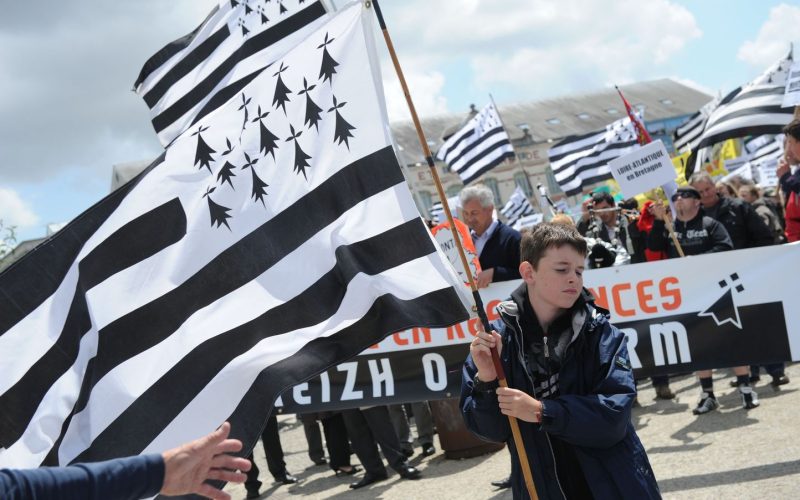 Abattre le système d&rsquo;expropriation de la jeunesse bretonne (Éditorial)