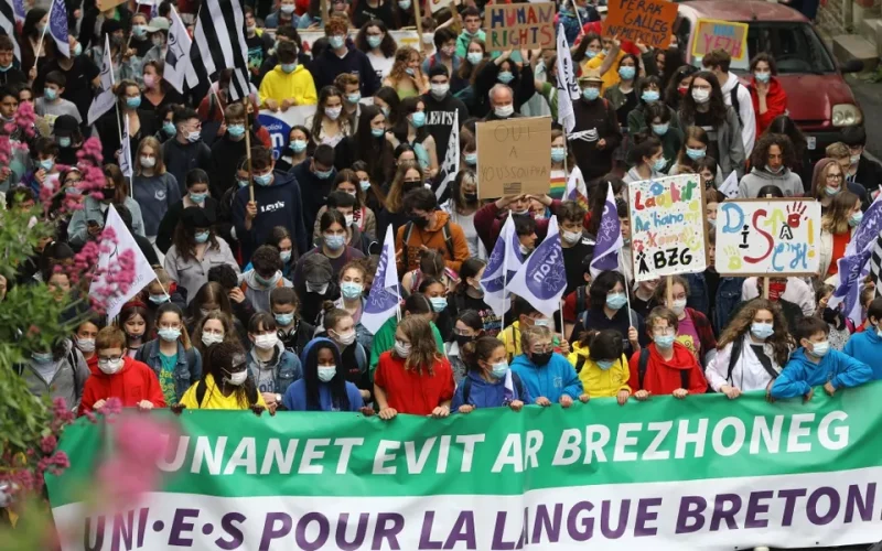 Pas de salut pour la langue bretonne sans l&rsquo;État breton (Éditorial)