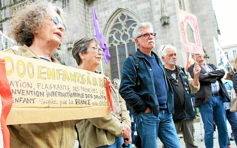 Quimper : l&rsquo;ultra-gauche exige des logements gratuits pour les migrants clandestins