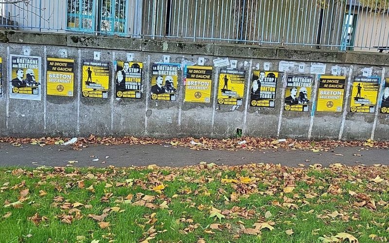 Pourquoi le PNB affiche « La Bretagne aux Bretons » et « Ni gauche ni droite, Breton seulement » dans le Pays de Fougères