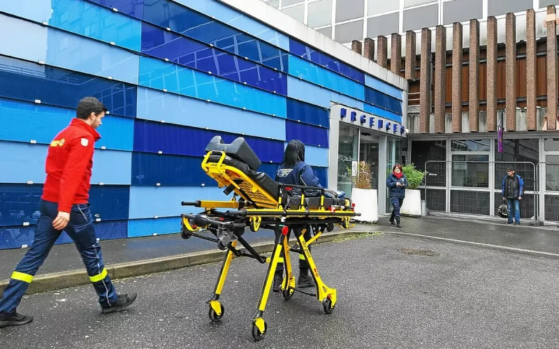 « Allah Akbar ! » : à Brest, un homme agresse huit personnels soignants au CHU de La Cavale-Blanche (« un déséquilibré »)