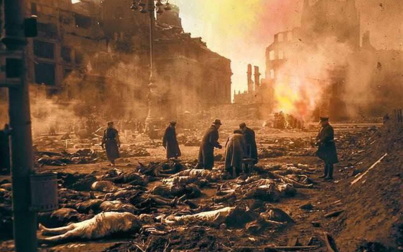13 février 1945 : le bombardement criminel de Dresde par les Alliés anglo-américains
