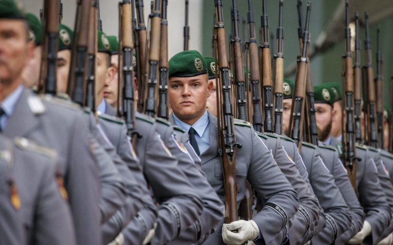« L&rsquo;Allemagne est de retour » annonce le nouveau chancelier allemand après un accord sur le réarmement à grande échelle du pays
