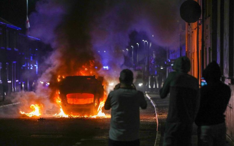 L&rsquo;Irlande du Nord face à l’invasion migratoire : se rebeller ou disparaître