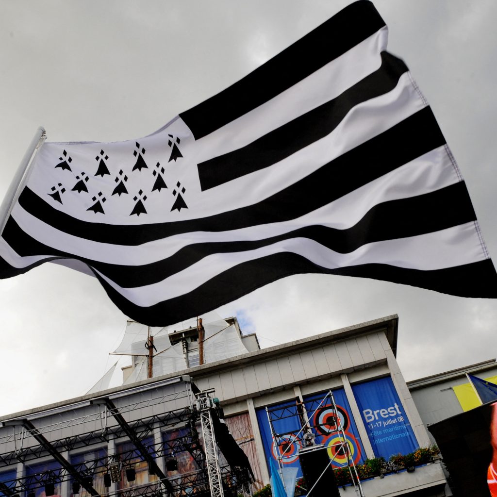 Vers l’autonomie bretonne : le chaos français ouvre une opportunité historique pour la Bretagne