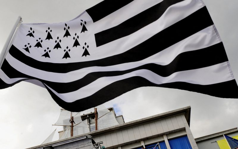 Vers l’autonomie bretonne : le chaos français ouvre une opportunité historique pour la Bretagne
