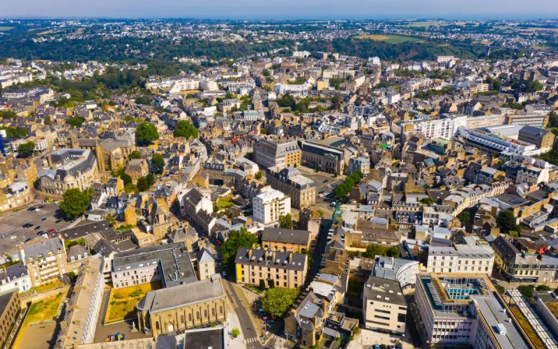 Saint-Brieuc : un homme dans un état grave après avoir été poignardé en pleine rue