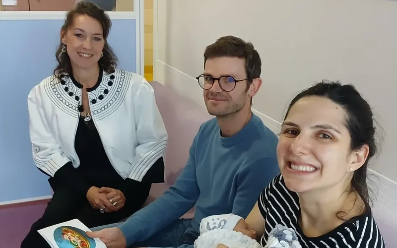 Un nouveau livre bilingue breton-français pour les nouveau-nés à l&rsquo;hôpital de Morlaix