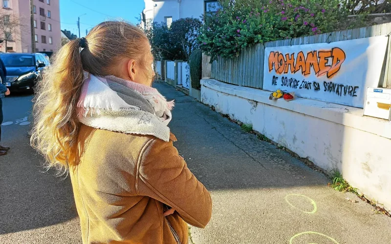 Lorient : une banderole en hommage au criminel soudanais abattu par la police