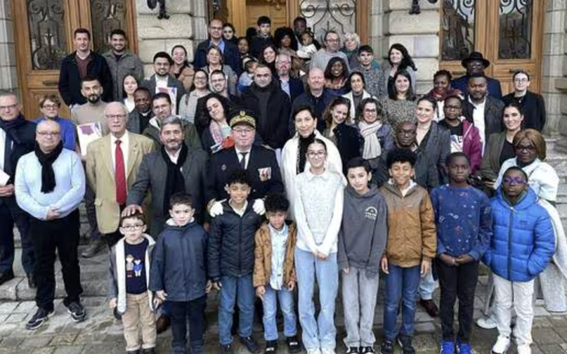 Grand Remplacement : à Gwened (Vannes), l&rsquo;État français distribue sa nationalité de papier à des migrants de 18 pays différents