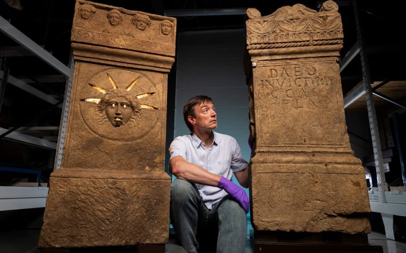 Deux autels de Mithra redéfinissent la présence impériale sur l&rsquo;île de Bretagne