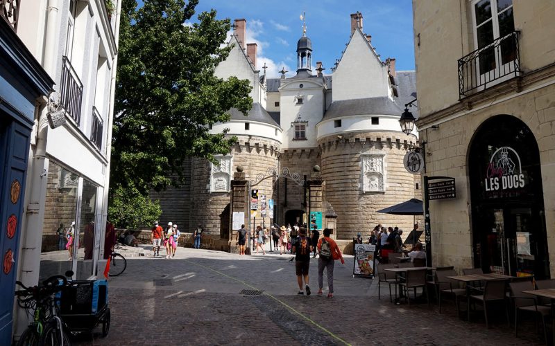 Nantes : une jeune femme violée en pleine rue, son agresseur maîtrisé par des passants