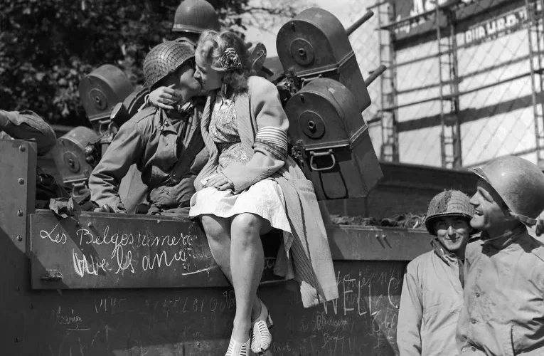 Éditorial : le 8 mai 1945 et l&rsquo;imposture de la résistance française