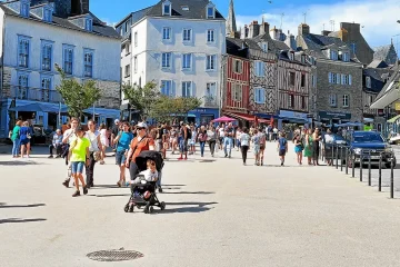 Vannes : en pleine alerte canicule, l&rsquo;extrême-gauche exige de pouvoir occuper une place de la ville pour les migrants clandestins