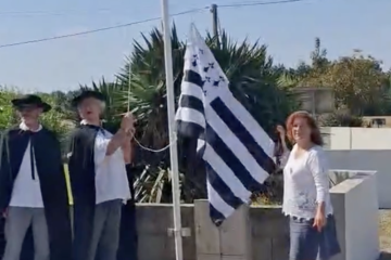 Kerc&rsquo;hevrel : un troisième drapeau national levé dans cette commune du pays nantais