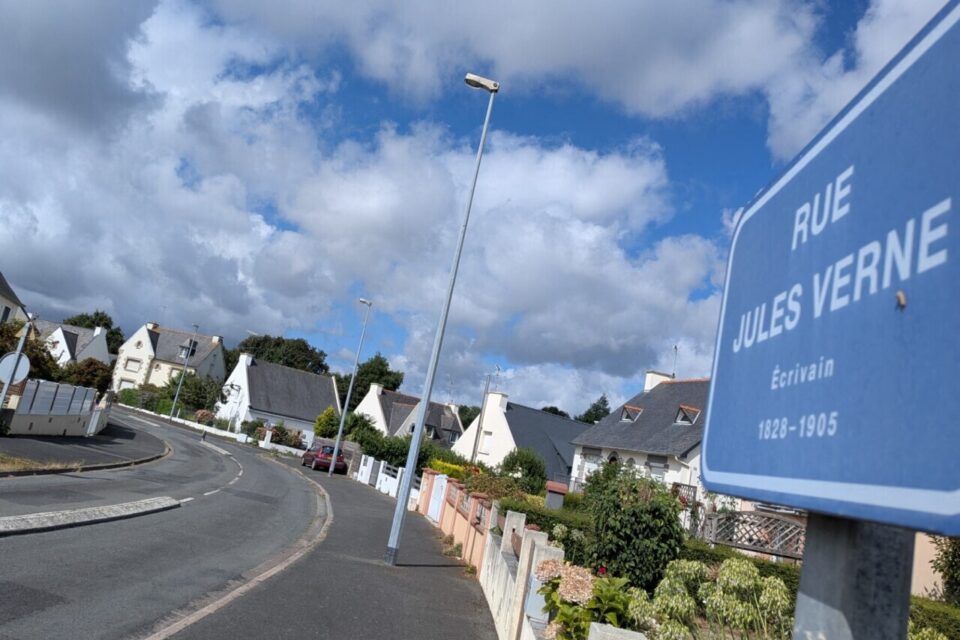 « Ça devient un quartier chaud » : à Trégueux (Côtes d&rsquo;Armor), malgré les expulsions de criminels étrangers, voiture incendiée et cambriolages en série