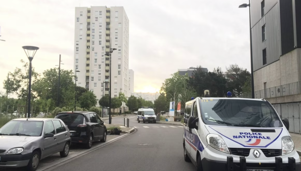 Nantes : des impacts sur la porte d’un immeuble sur fond de guerre entre gangs ethniques pour le contrôle de la drogue