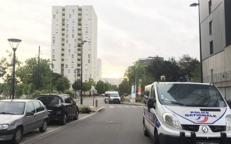 Nantes : des impacts sur la porte d’un immeuble sur fond de guerre entre gangs ethniques pour le contrôle de la drogue