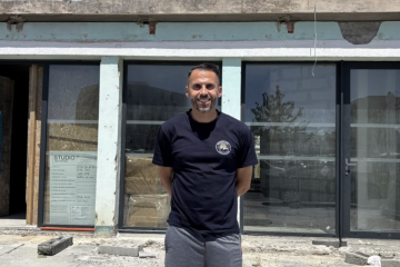 Saint-Nazaire : pas d&rsquo;alcool dans l&rsquo;ancien café de la Baule du centre-ville. Les nouveaux propriétaires Mohammed Benabdallah et Karim Mokrane vantent un lieu pour « se retrouver en famille »