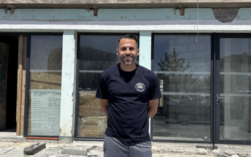 Saint-Nazaire : pas d&rsquo;alcool dans l&rsquo;ancien café de la Baule du centre-ville. Les nouveaux propriétaires Mohammed Benabdallah et Karim Mokrane vantent un lieu pour « se retrouver en famille »